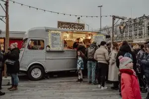 Foire gastronomique : Produits essentiels à emporter